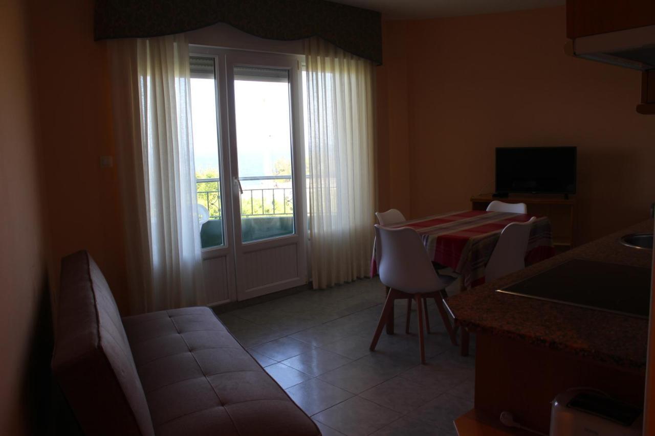 Apartamentos Los Gemelos Foz Bagian luar foto